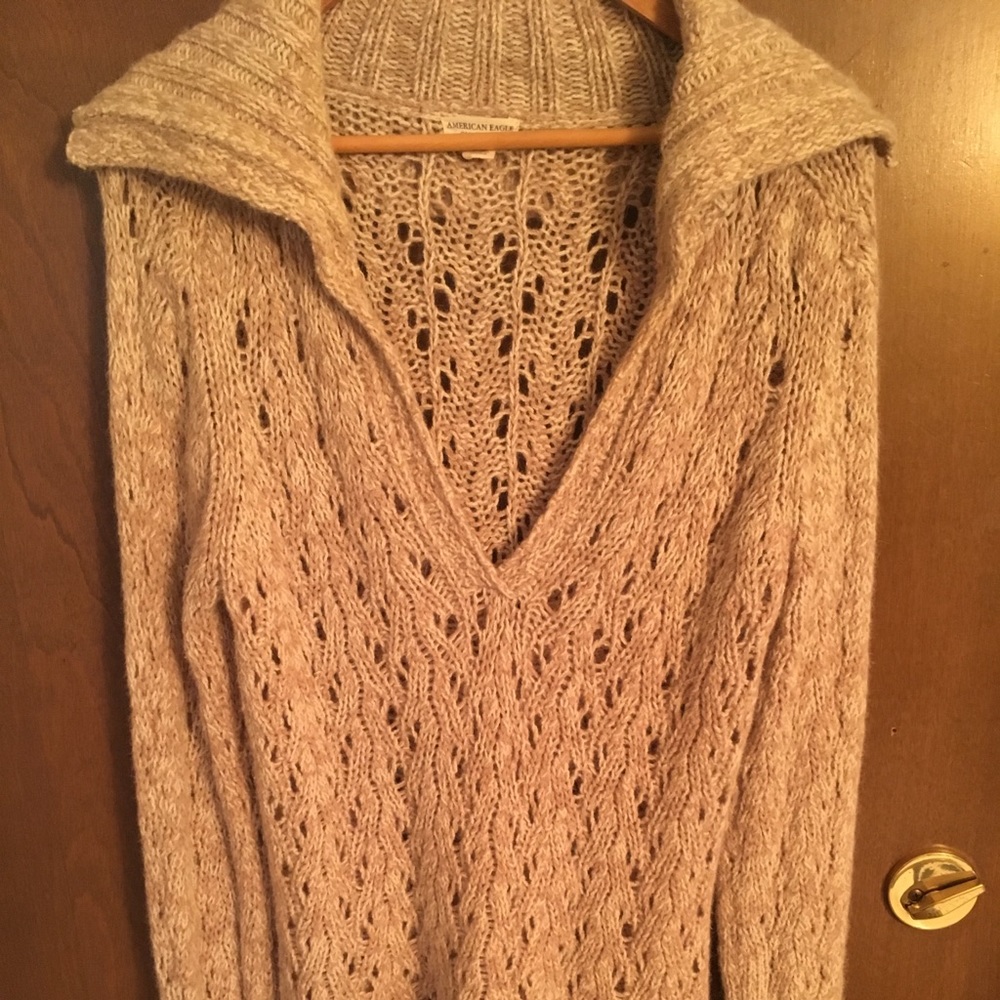 American Eagle sweater